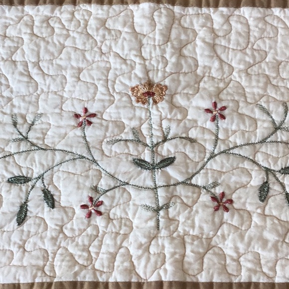 HOME CLASSICS 2 Quilted Pillow Shams Full/Stand Brown Cream Floral Embroidered - Picture 5 of 9